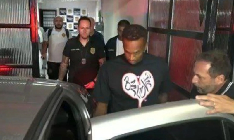 Jô, atacante, é preso novamente por falta de pagamento de pensão alimentícia