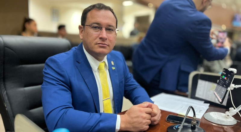 Raiff Matos apresenta proposta para regulamentar recarga sustentável em Manaus