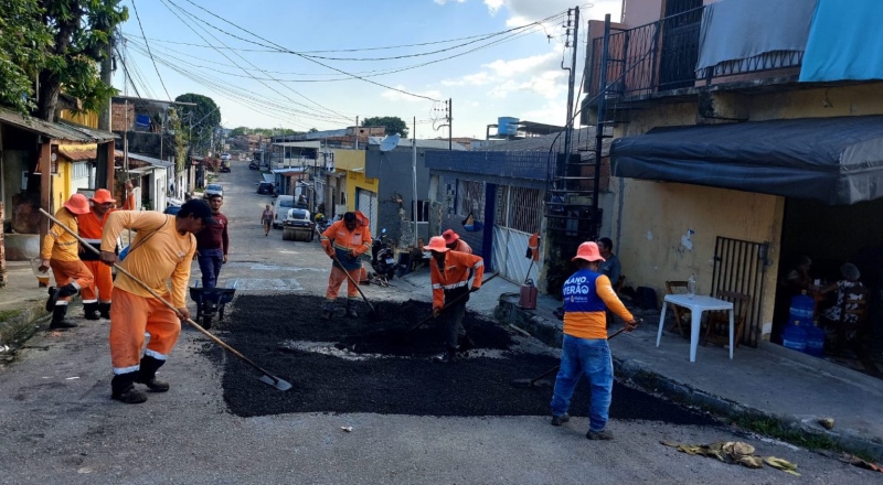 Prefeitura de Manaus intensifica recuperação viária no São José Operário para melhorar tráfego na zona Leste