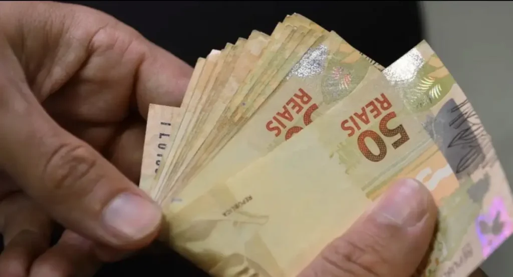 Beneficiários com NIS final 8 recebem Bolsa Família hoje