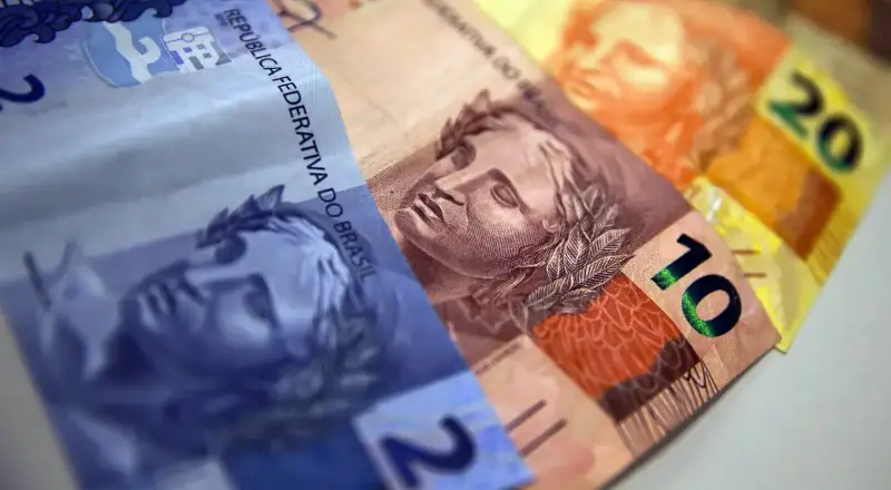 Aposentados e pensionistas do INSS começam a receber 13º agora