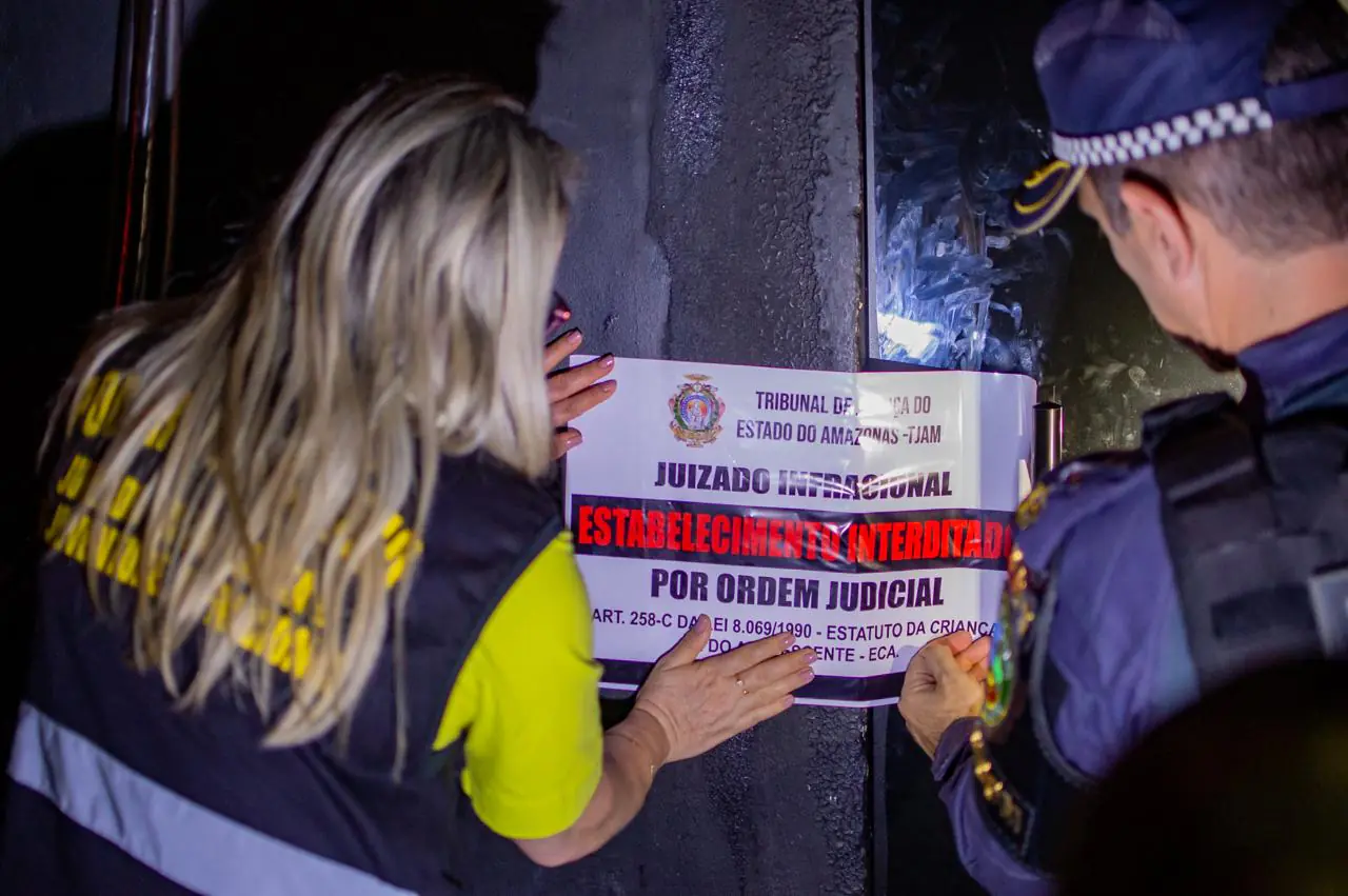 Adega é interditada, bares encerrados por venda de álcool a menores