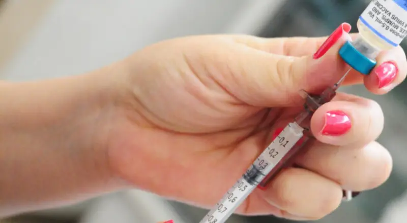 Ministério da Saúde alerta para risco de sarampo no Brasil pós-Copa