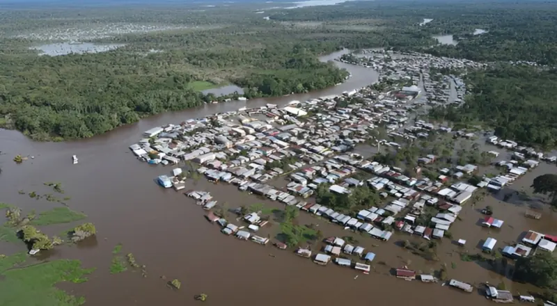 Cheia controlada no Amazonas e seus impactos na seca próxima