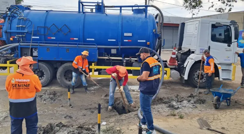 Prefeitura intensifica limpeza de drenagem no Tarumã para prevenção