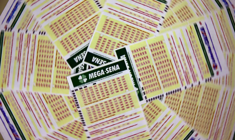 Mega-Sena acumula e prêmio principal pode mudar sua vida