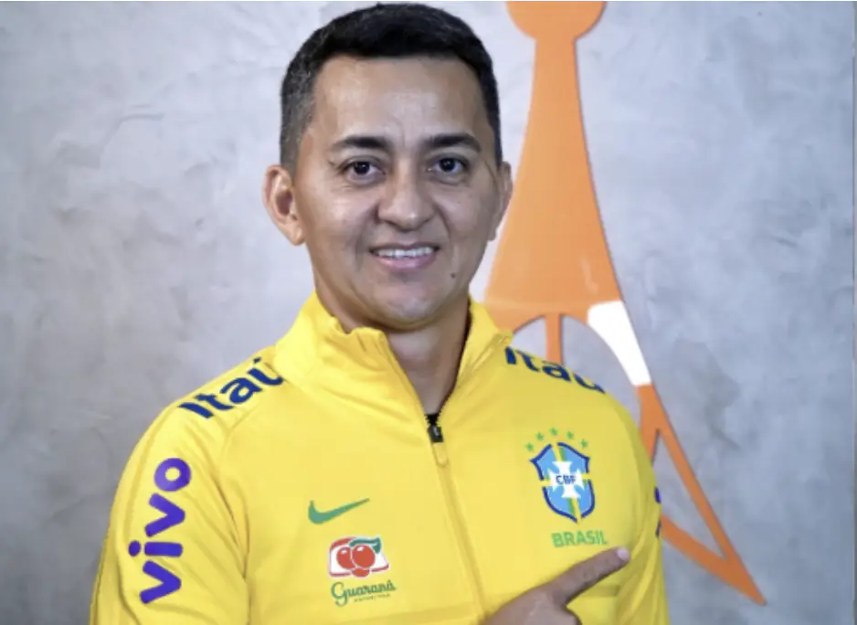 FM do Povo lança promoção e sorteia agasalho da Seleção Brasileira