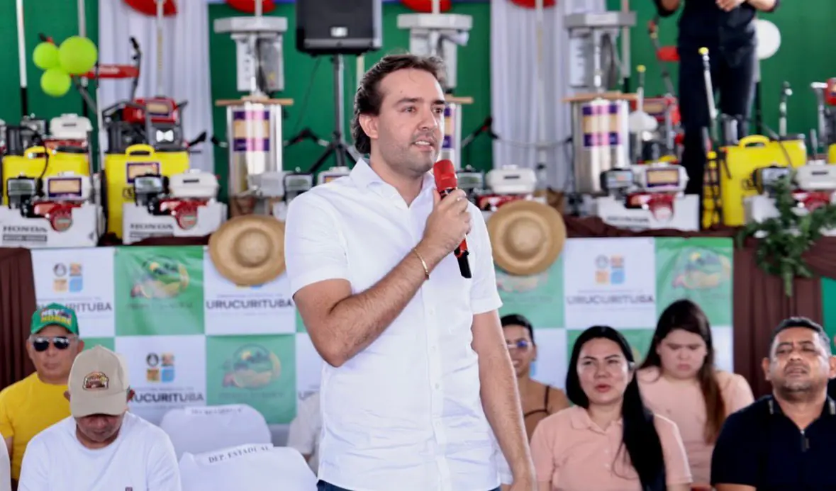 Deputado Thiago Abrahim entrega R$ 1 milhão para Urucurituba