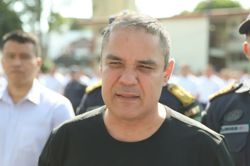 Coronel Vinícius critica Salazar e defende posicionamento da direita