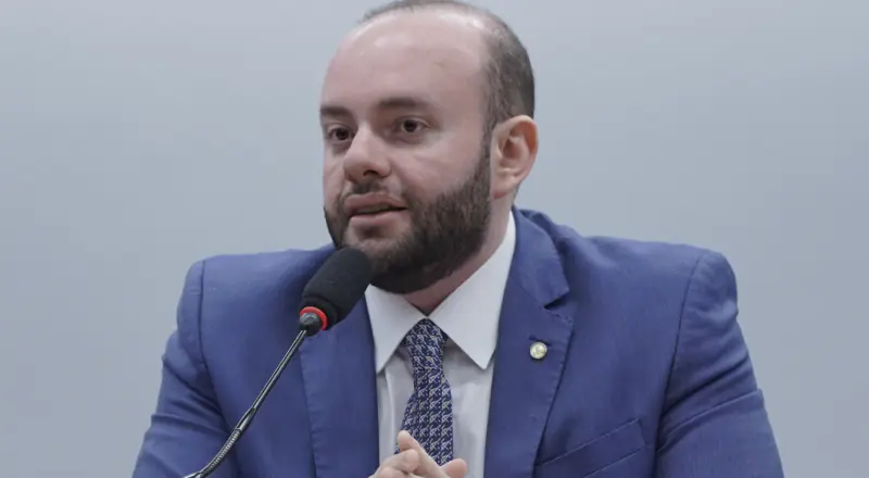 Fausto Jr. é coautor de PEC que diminui IPVA para motoristas