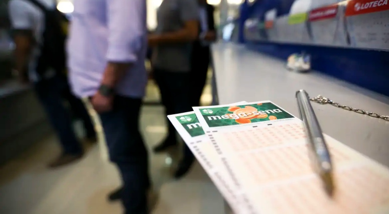 Mega-Sena acumula e próximo sorteio pode mudar sua vida!