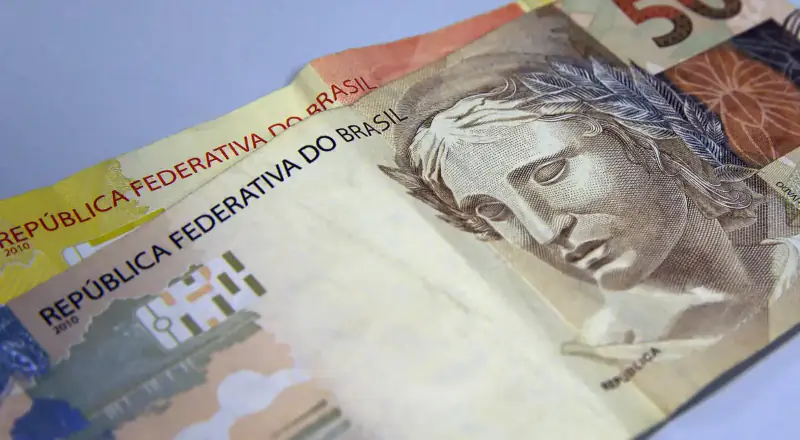Brasileiros retiram R$ 39,3 bilhões da poupança no semestre