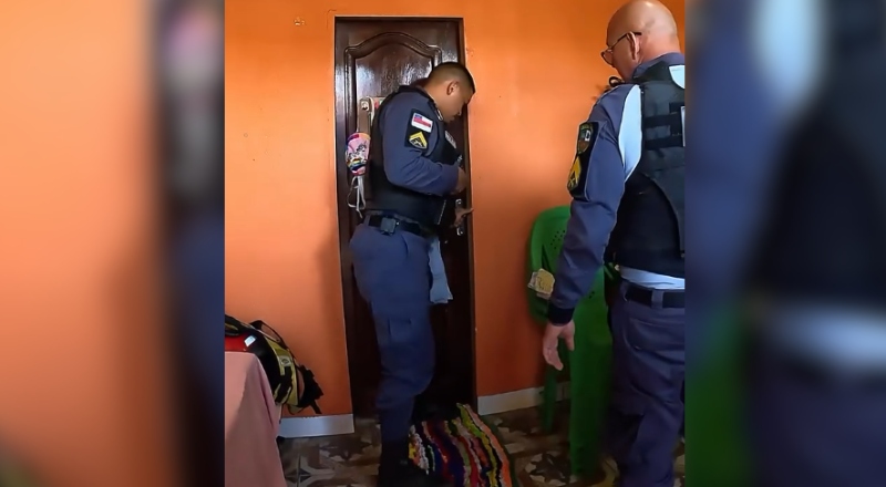 Momento de tensão: polícia arromba porta e salva b3bê refém