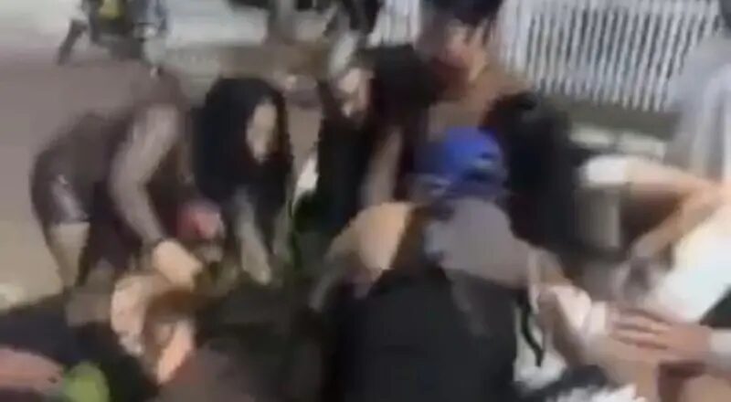Travestis protagonizam briga durante festival folclórico no AM