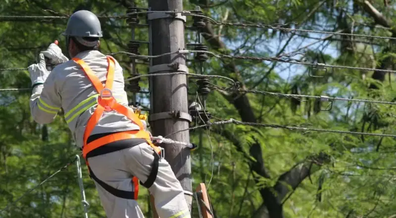 Cinco bairros de Manaus sem energia neste domingo: horários e locais