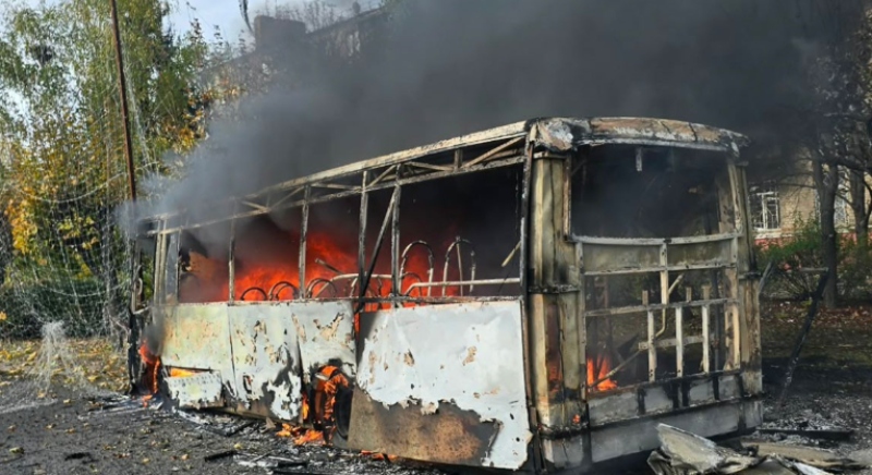 At4que contra ônibus deixa ao menos 30 mortos e 18 feridos na Ucrânia