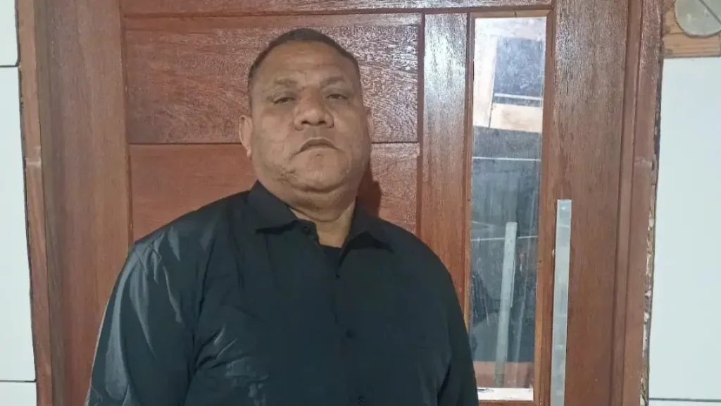 Homens encapuzados invadem igreja e matam pastor a tiros na frente dos fiéis