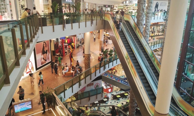 Shoppings de Manaus terão horários especiais neste domingo de eleição