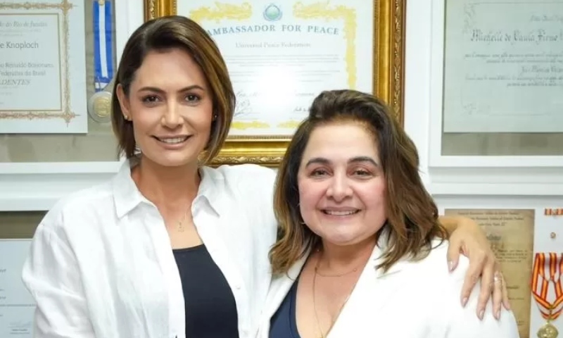 Michelle Bolsonaro deve desembarcar em Manaus para apoiar candidata