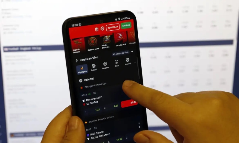 Bancos começam a devolver R$ 1,3 bilhão a apostadores de bets com segurança